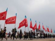إحياء مسیرة الأربعين في مومباي بمشاركة آلاف الأشخاص إحياء مسیرة الأربعين في مومباي بمشاركة آلاف الأشخاص