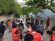 Photos: "Who is Hussain?" volunteers in Mombasa, Kenya providing breakfast to homeless Photos: "Who is Hussain?" volunteers in Mombasa, Kenya providing breakfast to homeless