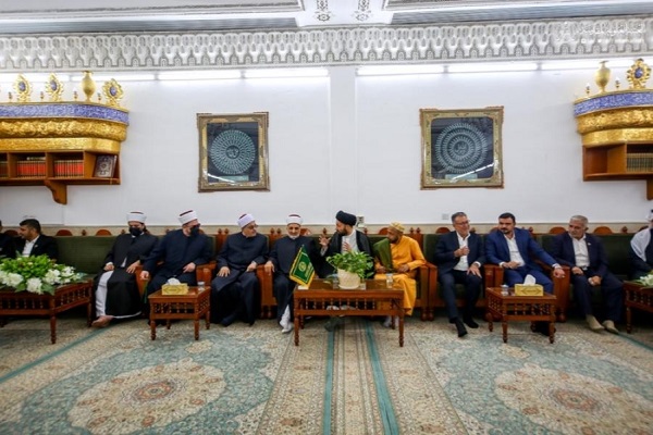 Al-Azhar scholars visit Imam Ali (AS) holy shrine